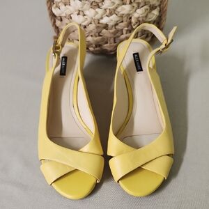 Alex Maire Bright Yellow Slingback Sandals Size 9.5 Leather